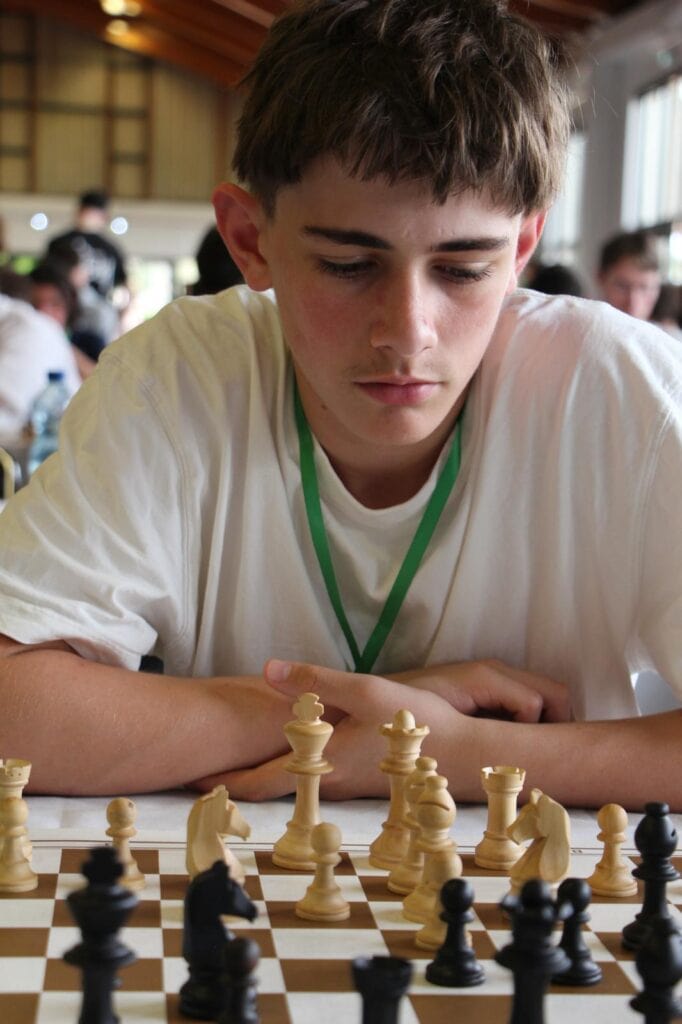 Retour sur le championnat de France Jeunes de Vichy paul maxence de poitiers migne echecs
