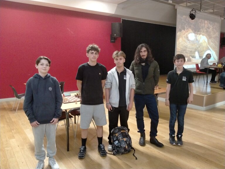 Rapide de La Couronne : 4 joueurs de Poitiers-Migné Échecs aux 4 premières places : Pierre Fesseau , Paul Maxence, Ewen Pichon, Amir Rasouli et Marius Lefol