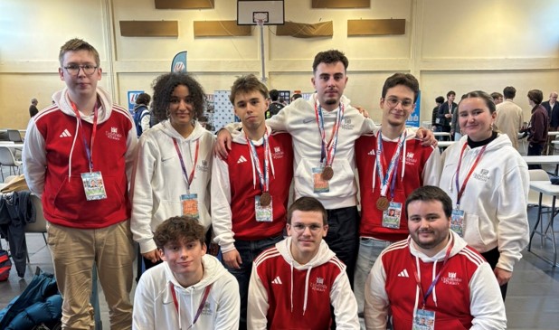 Podium au championnat de France universitaire Les étudiants de l'Université de Poitiers licenciés à Poitiers-Migné Échecs obtiennent une troisième place au championnat de France universitaire