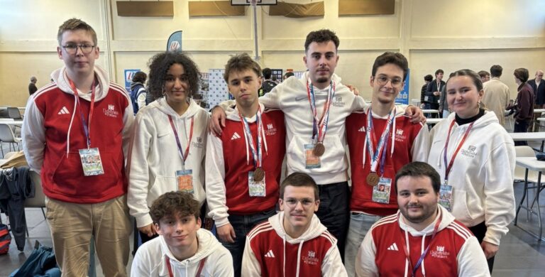 Les étudiants de l'Université de Poitiers licenciés à Poitiers-Migné Échecs obtiennent une troisième place au championnat de France universitaire. clubs d'échecs de Grand Poitiers