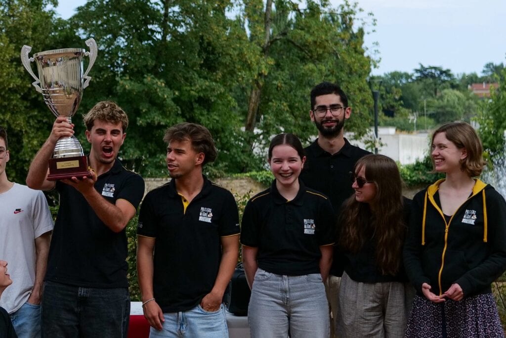 Poitiers-Migné Échecs – Club échecs Poitiers - Vienne Le club de Poitiers Migné Échecs est champion de France de la coupe de la parité 2026, une victoire acquise lors des Finales Nationales. C'est une magnifique ligne au palmarès de ce club historique.