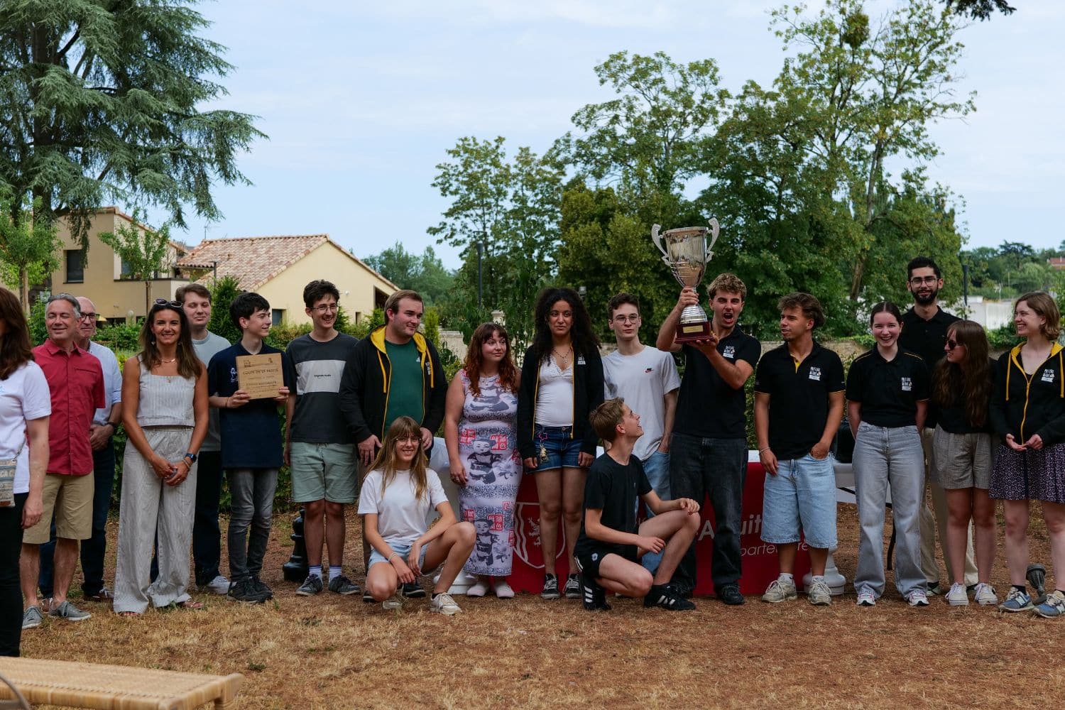 Apprendre les échecs à Poitiers : cours pour enfants, adultes et débutants Apprendre les echecs Poitiers avec le club de Poitiers-Migné Échecs