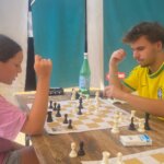 Ewen Pichon fait sa rentrée : 1 doublé ? 2 doublés ! Analyse d’une partie avec le Maître FIDE Ewen Pichon invité du Camp Échecs et Nature organisé par Poitiers-Migné Échecs
