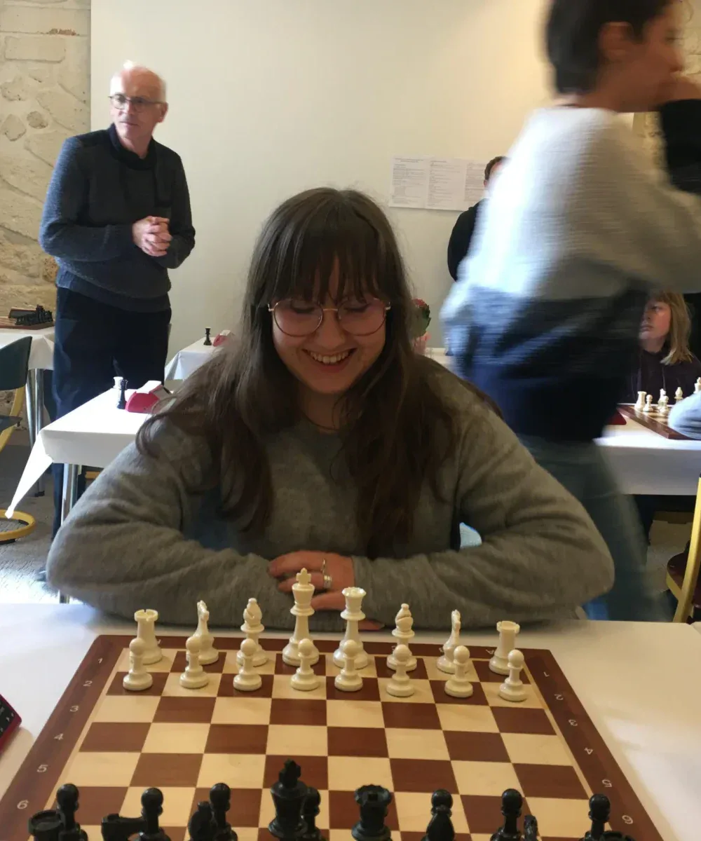 Adhésion, Inscription pour les étudiants et les jeunes adultes pour des cours d’échecs. Poitiers Migné Echecs Poitiers- club d'échecs Poitiers - Vienne -Asso de l’UP - Université de Poitiers - Vienne - Nouvelle Aquitaine Adhésion, Inscription pour les étudiants et les jeunes adultes pour des cours d’échecs. Poitiers Migné Echecs Poitiers- club d'échecs Poitiers - Vienne -Asso de l’UP - Université de Poitiers - Vienne - Nouvelle Aquitaine